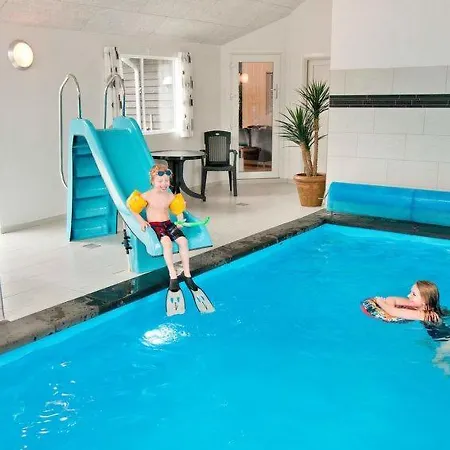 Oksby Sleeps 24 Pool Wifi Blåvand